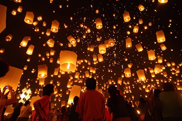 Lanterne volante chinoise - Les lanternes volantes, l'animation poétique  d'une soirée fantastique - Elle